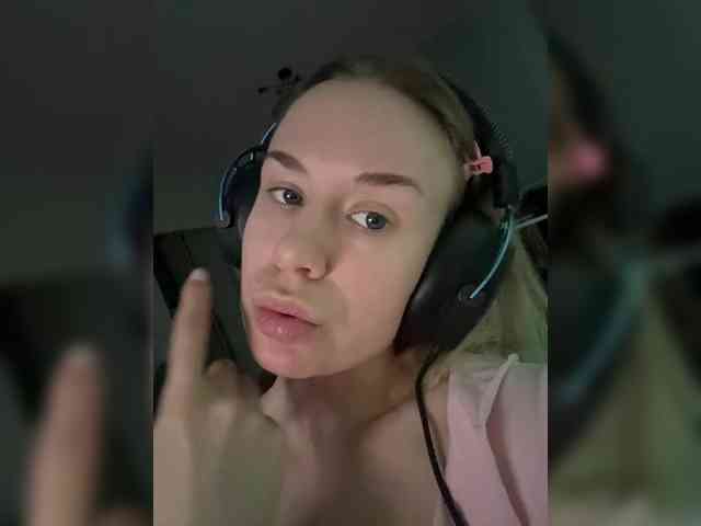 ari_ webcam