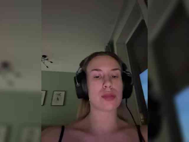 ari_ webcam