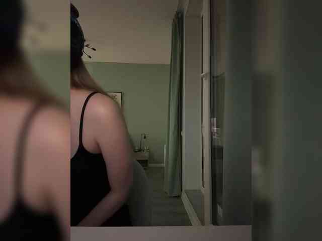 ari_ webcam