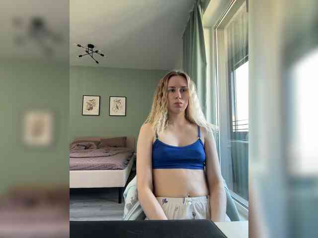 Modella: ari_
