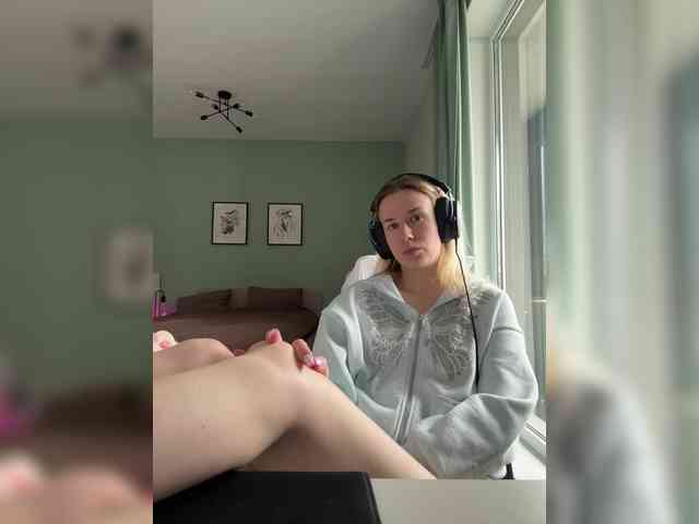 ari_ webcam