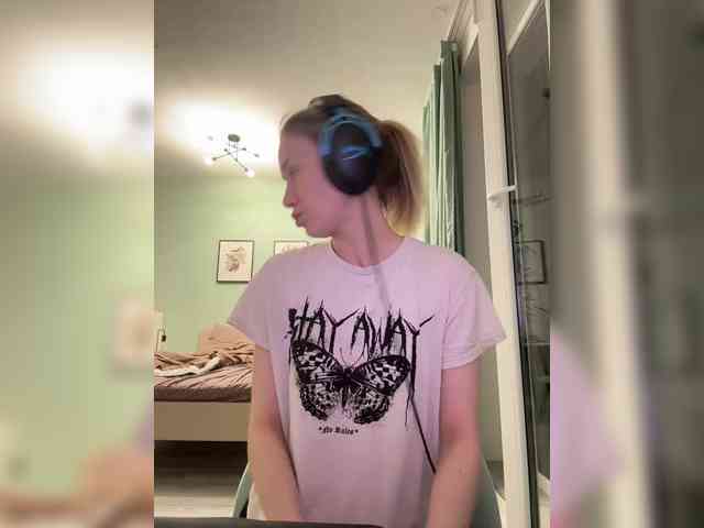 ari_ webcam