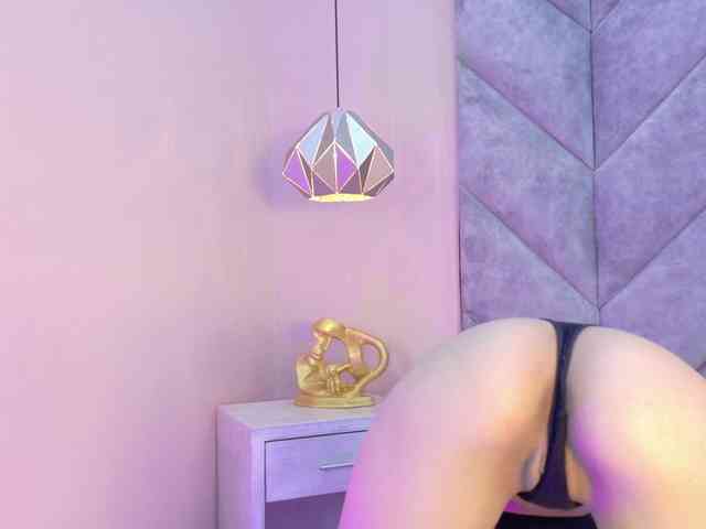 SERENA-JONES webcam