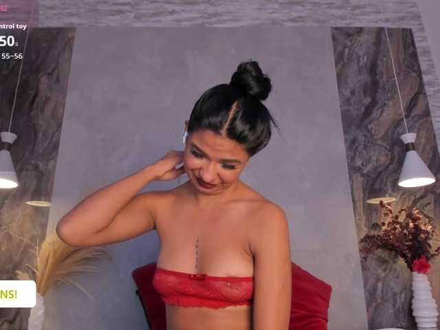 Jazmiin-Evans live cam on BongaCams