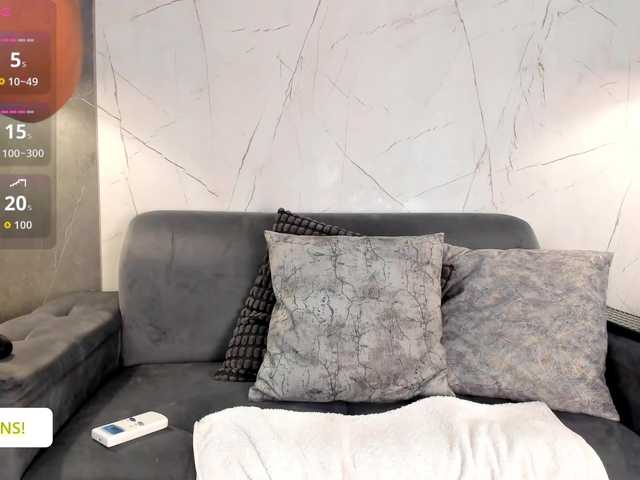 Jazmiin-Evans live cam on BongaCams