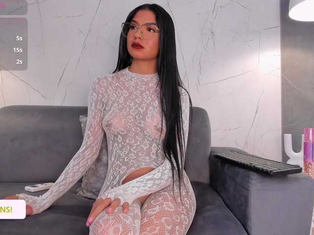 Jazmiin-Evans live cam on BongaCams