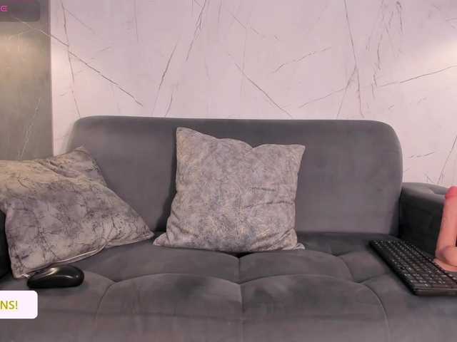 Jazmiin-Evans live cam on BongaCams