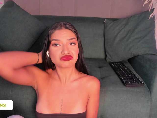 Jazmiin-Evans live cam on BongaCams
