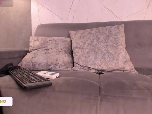 Jazmiin-Evans live cam on BongaCams