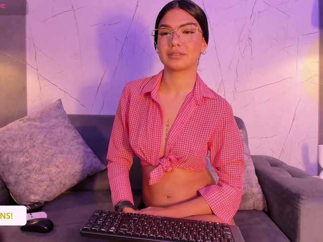 Jazmiin-Evans live cam on BongaCams
