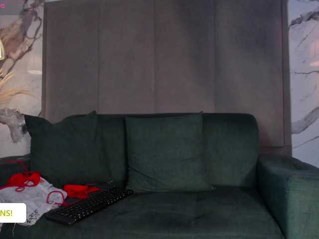 Jazmiin-Evans live cam on BongaCams