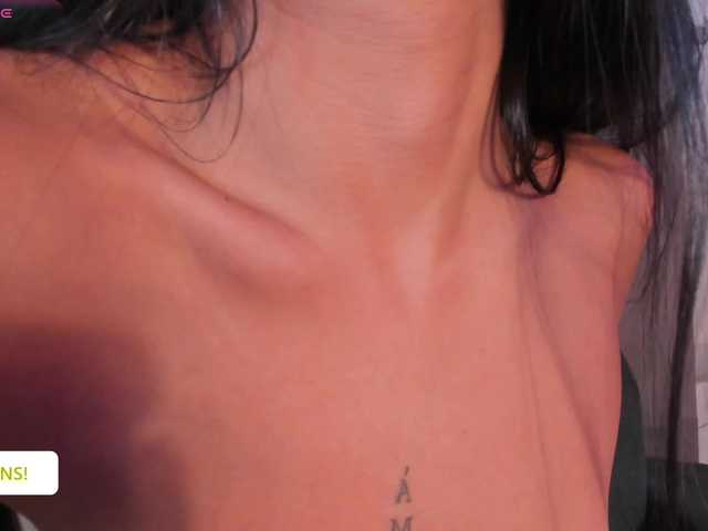 Jazmiin-Evans live cam on BongaCams