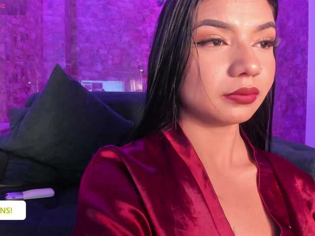 Jazmiin-Evans live cam on BongaCams