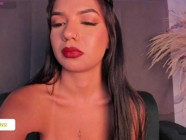 Jazmiin-Evans live cam on BongaCams