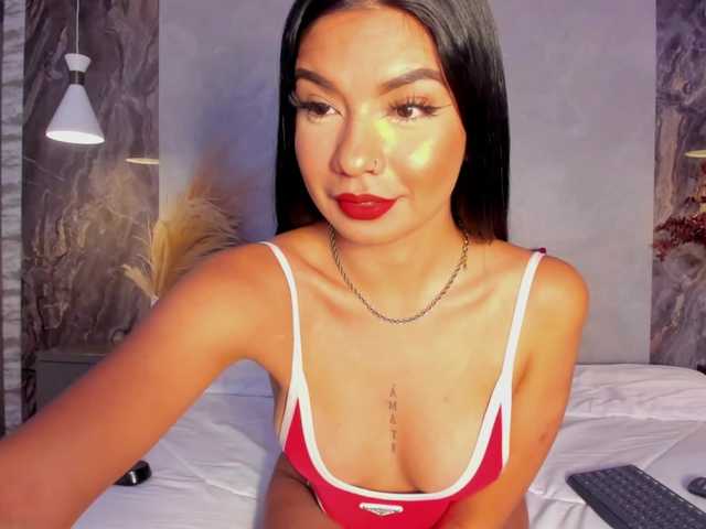 Jazmiin-Evans live cam on BongaCams