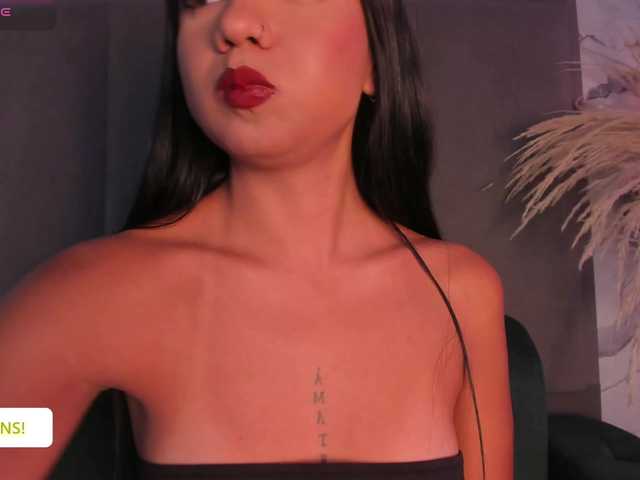 Jazmiin-Evans live cam on BongaCams