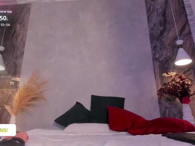 Jazmiin-Evans live cam on BongaCams