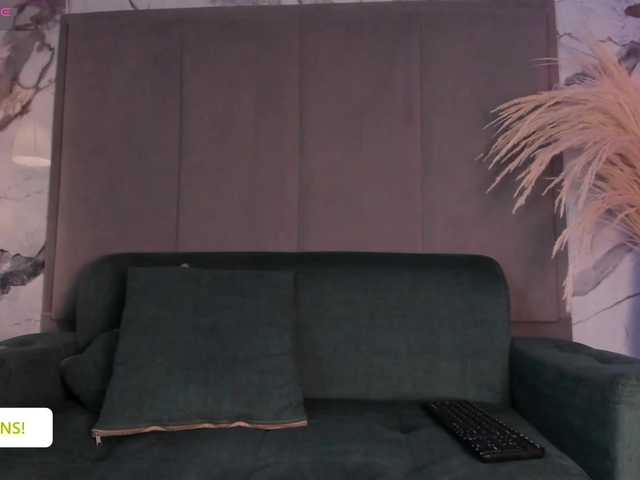 Jazmiin-Evans live cam on BongaCams