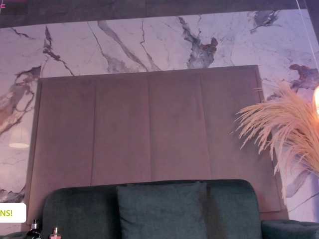 Jazmiin-Evans live cam on BongaCams