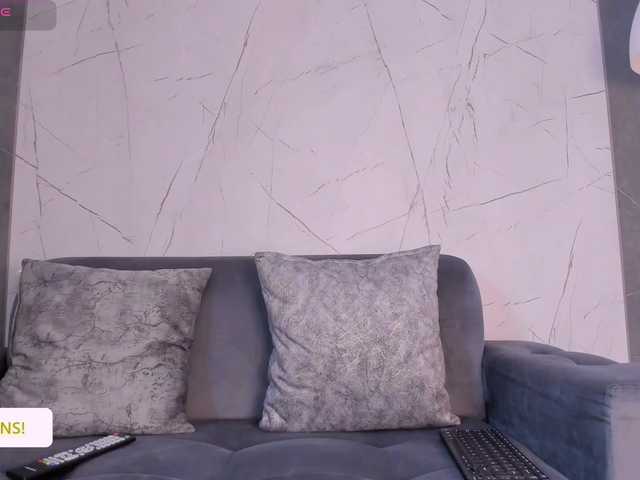 Jazmiin-Evans live cam on BongaCams