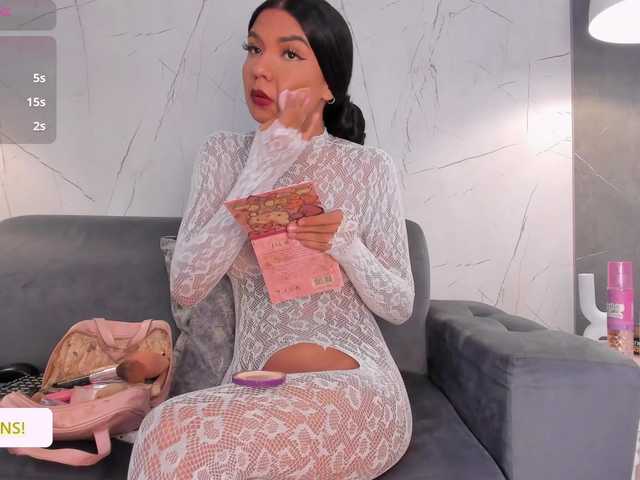 Jazmiin-Evans live cam on BongaCams