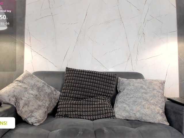 Jazmiin-Evans live cam on BongaCams