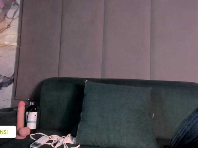 Jazmiin-Evans live cam on BongaCams