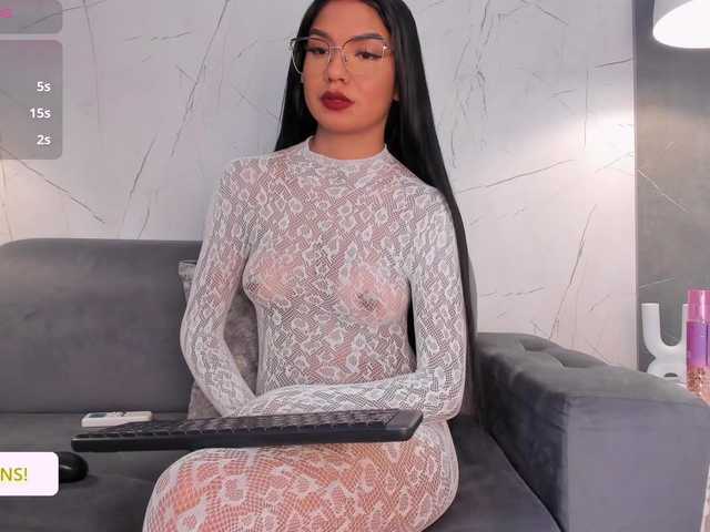Jazmiin-Evans live cam on BongaCams