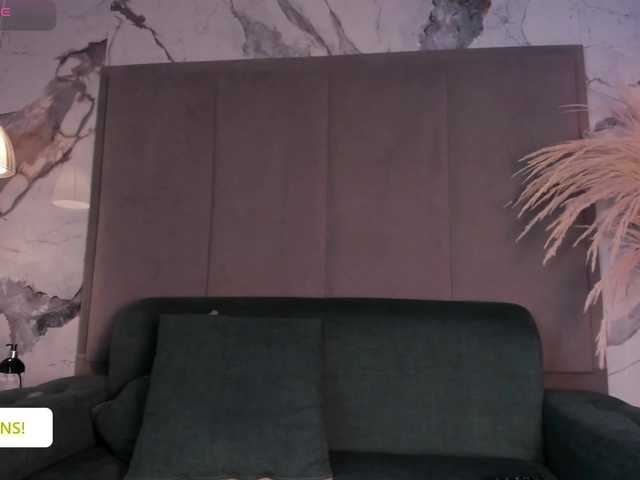Jazmiin-Evans live cam on BongaCams