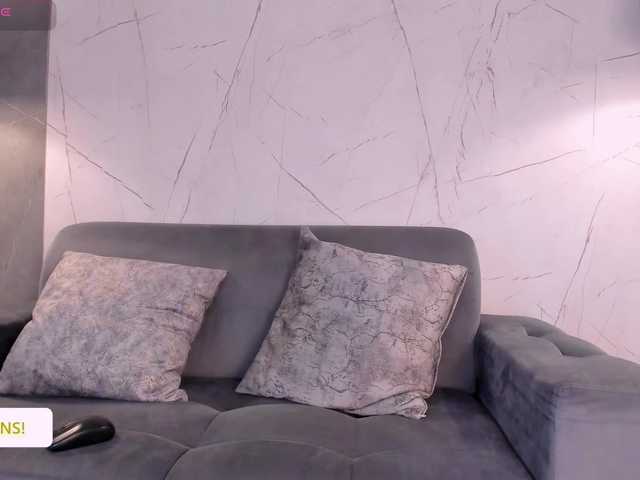 Jazmiin-Evans live cam on BongaCams