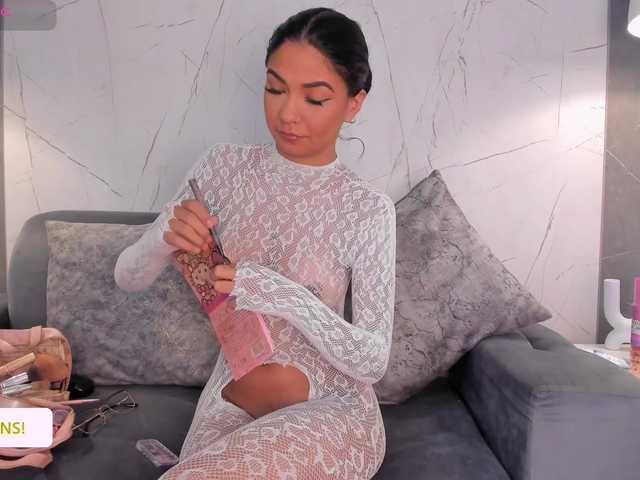 Jazmiin-Evans live cam on BongaCams