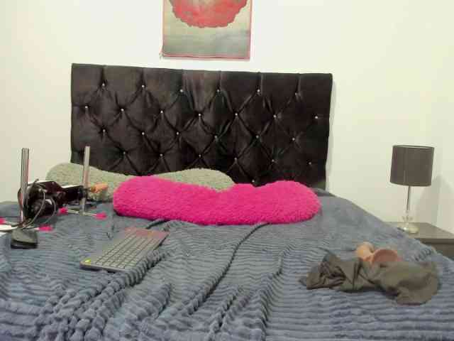SamantaMoet webcam