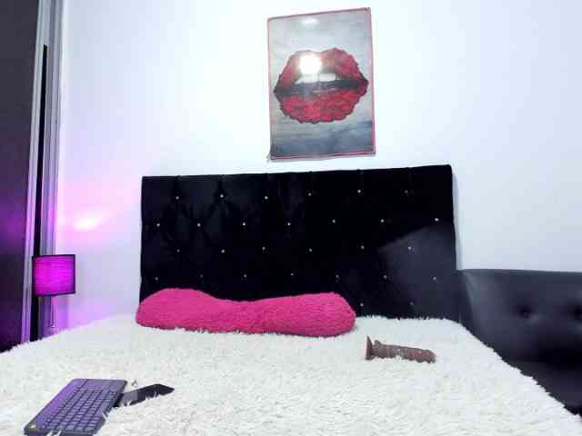 SamantaMoet webcam
