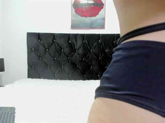SamantaMoet webcam