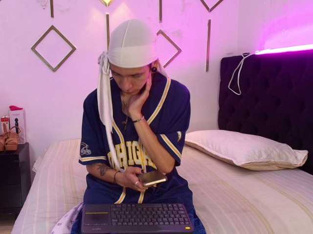 DarkLiightt live cam on BongaCams
