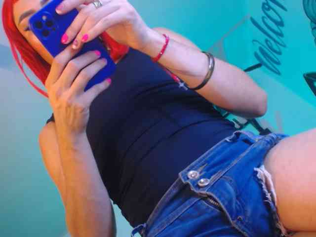 mistressbigcharl... Live Webcam on BongaCams