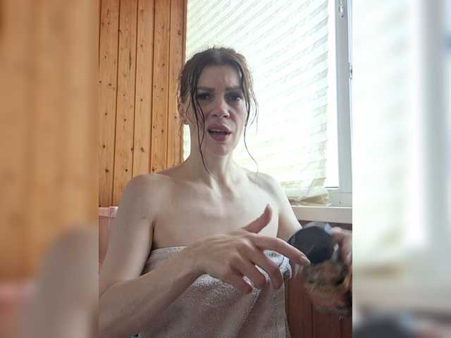 Kuklanasha live cam on BongaCams