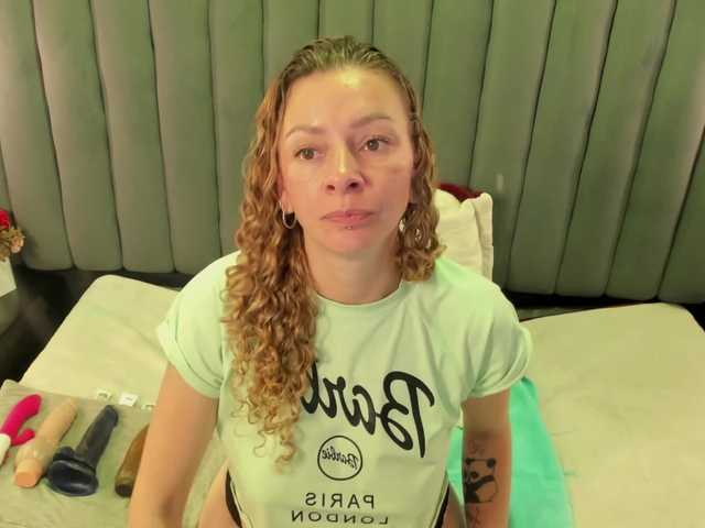 AlaiaEvanss live cam on BongaCams