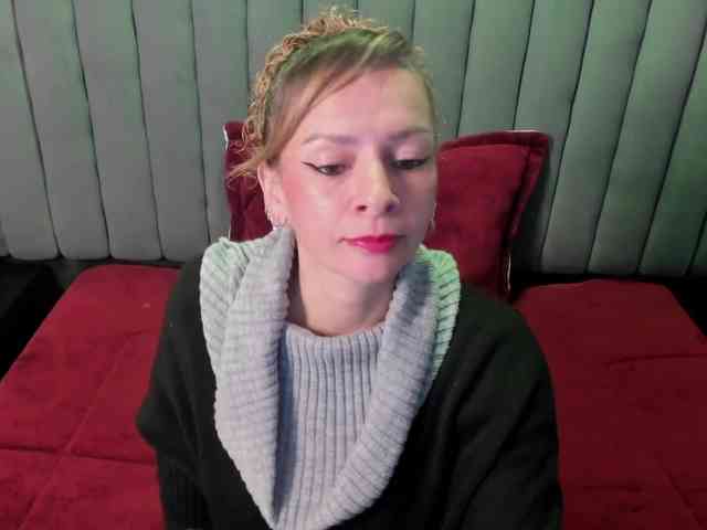 AlaiaEvanss Live Webcam on BongaCams