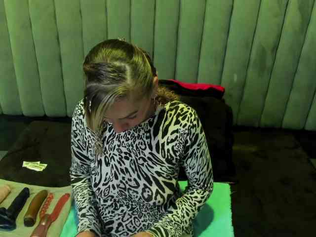 AlaiaEvanss Live Webcam on BongaCams