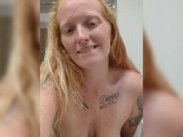 Smalltowncountrygirl1996 live cam on BongaCams