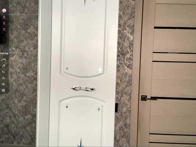 KimberleeChenevert's BongaCams show and profile