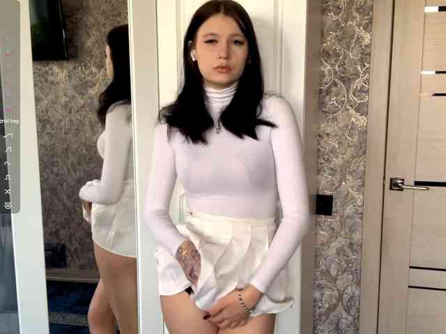 KimberleeChenevert webcam