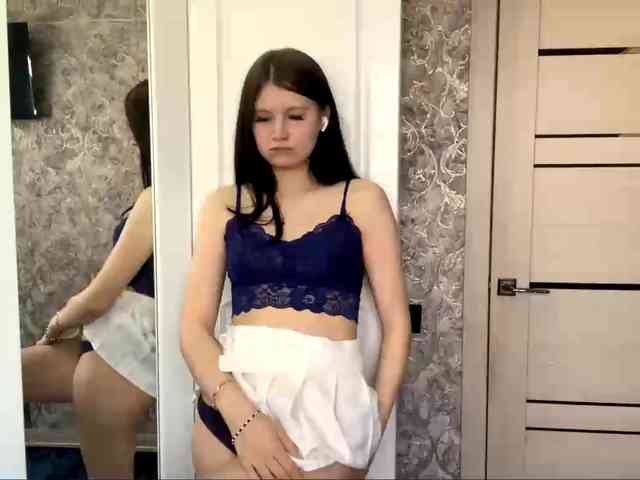 KimberleeChenevert webcam