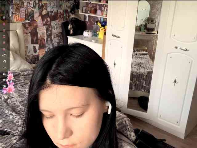 KimberleeChenevert webcam