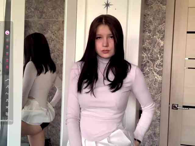 KimberleeChenevert webcam