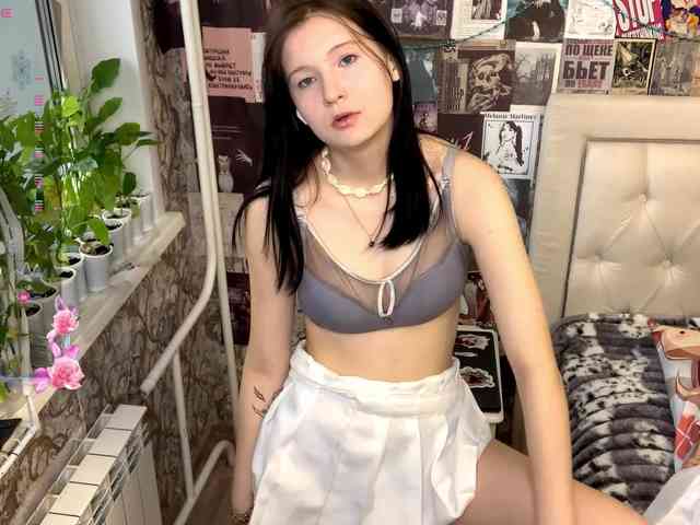 KimberleeChenevert webcam