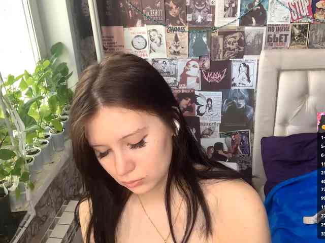 KimberleeChenevert webcam