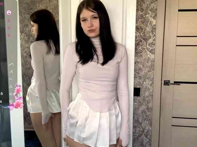 KimberleeChenevert webcam