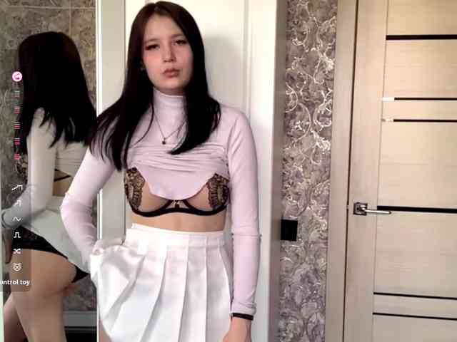 KimberleeChenevert webcam